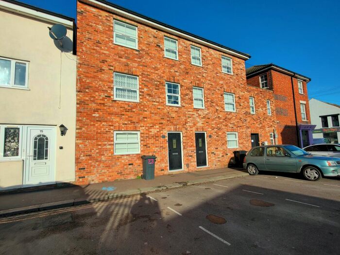 1 Bedroom Flat To Rent In Commercial Road, MK40