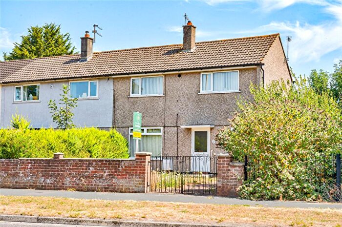 3 Bedroom End Of Terrace House For Sale In Queens Drive, Swindon, Wiltshire, SN3