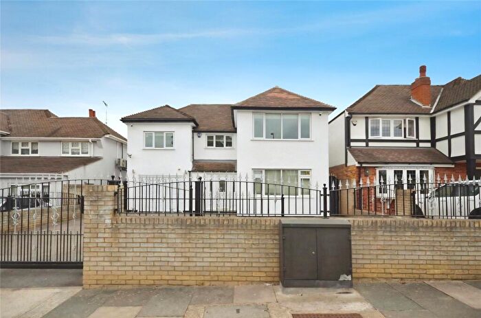 4 Bedroom Detached House To Rent In Nelmes Crescent, Hornchurch, Essex, RM11