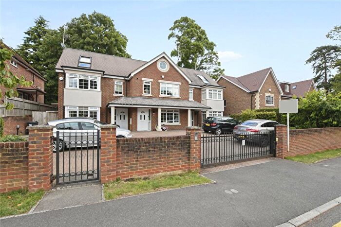 4 Bedroom Terraced House To Rent In The Avenue, Northwood, Middlesex, HA6