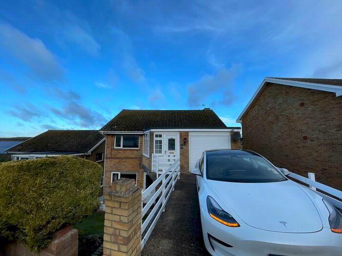 2 Bedroom Flat To Rent In Coombe Rise, Saltdean, Brighton BN2