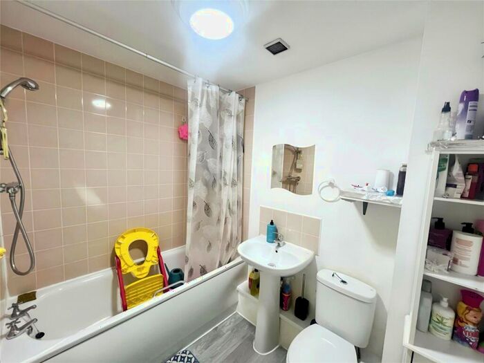 2 Bedroom Flat For Sale In Camp Street, Salford, Greater Manchester, M7