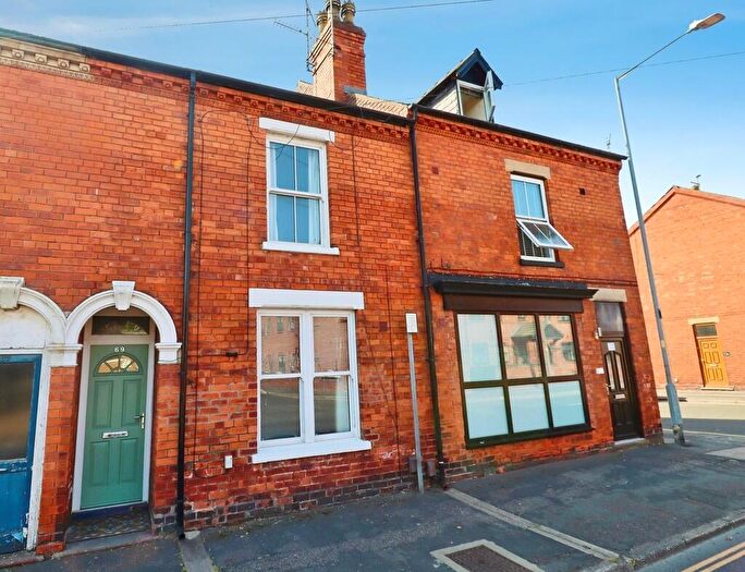 3 Bedroom Terraced House For Sale In Rasen Lane, Lincoln, LN1