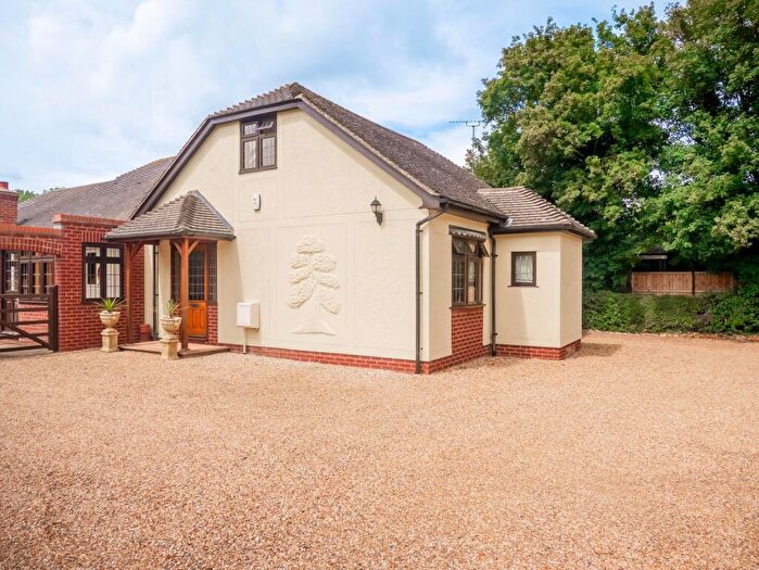 4 Bedroom Detached House For Sale In Hullbridge Road, Rayleigh, SS6