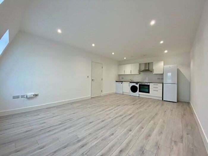 2 Bedroom Apartment To Rent In Alton Mews, Aylesbury, HP19