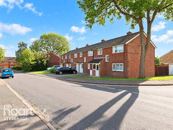 3 Bedroom End Of Terrace House For Sale In Beech Drive, Stevenage, SG2