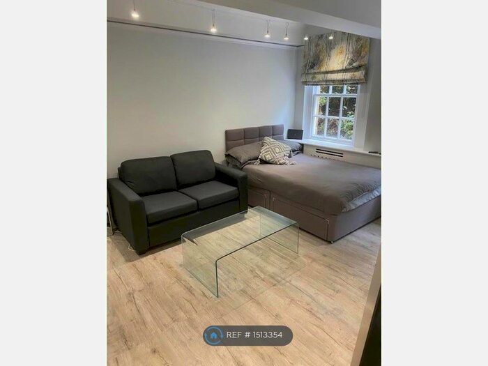 Studio To Rent In Pelham Court, London, SW3