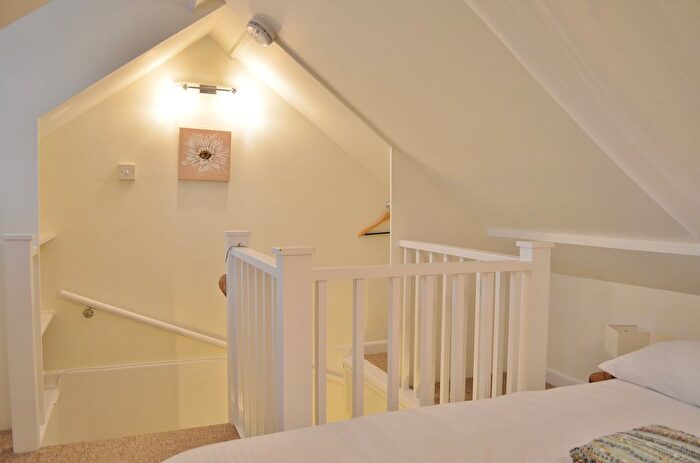 2 Bedroom Flat To Rent In Cross Street, Oxford, Oxfordshire, OX4