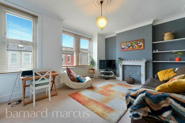 4 Bedroom Flat To Rent In Avarn Road, London SW17