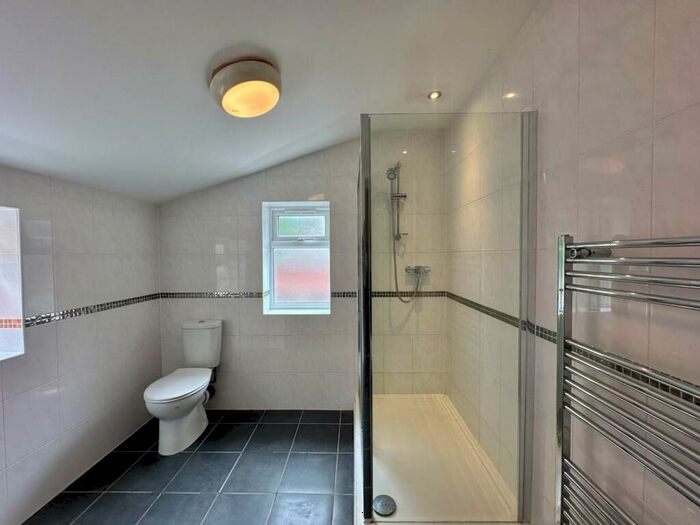 3 Bedroom Terraced House For Sale In Semilong Road, Semilong, Northampton, NN2
