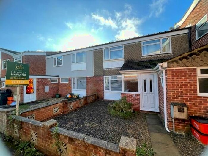 3 Bedroom Property To Rent In Stubsmead, Eldene, Swindon, SN3