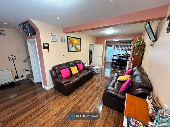 3 Bedroom Terraced House To Rent In Newcastle Avenue, Ilford, IG6