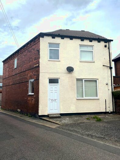 2 Bedroom Flat To Rent In Smawthorne Lane, Castleford, WF10