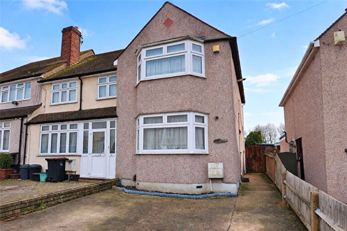 2 Bedroom End Terrace House For Sale In Millwood Road, St Pauls Cray, Kent, BR5