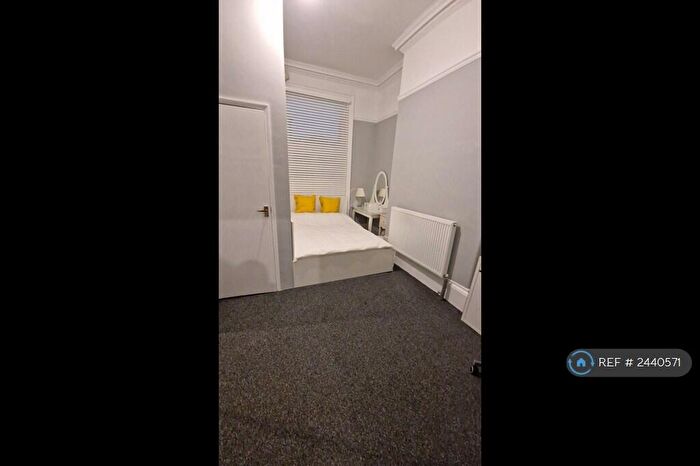 1 Bedroom Flat To Rent In Princes Avenue, Hull, HU5