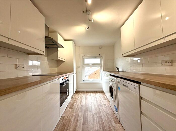 2 Bedroom Apartment To Rent In Prospect Street, Caversham, Reading, Berkshire, RG4