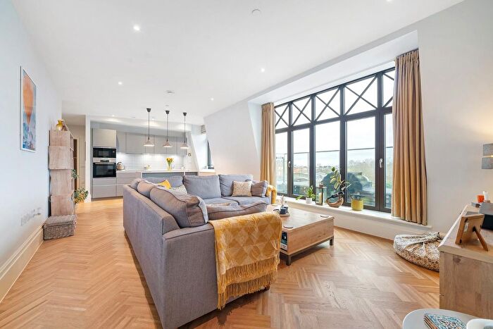 2 Bedroom Flat For Sale In Acre Lane, SW2