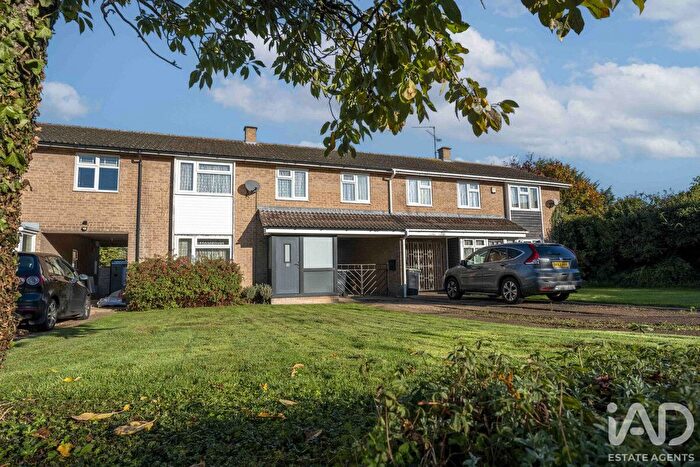 4 Bedroom Semi-Detached House For Sale In Mostyn Close, Sutton, CB6