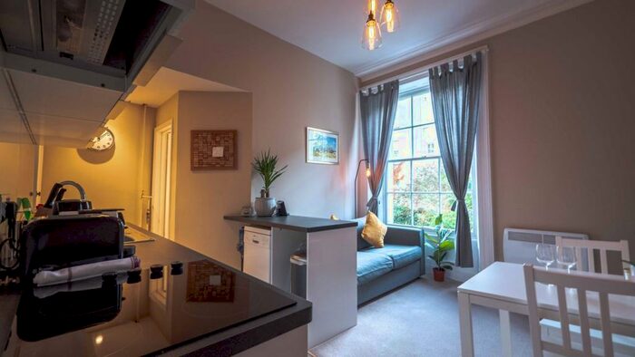 1 Bedroom Apartment To Rent In Oakfield Place, Bristol, BS8