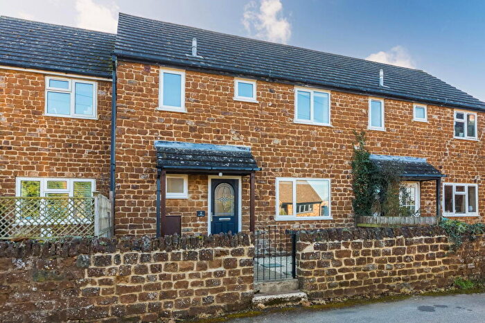 3 Bedroom Terraced House For Sale In Weavers Row, Shutford, OX15