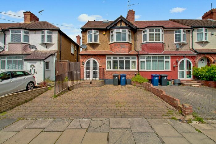 1 Bedroom End Terrace House For Sale In Wadham Gardens, Greenford, UB6