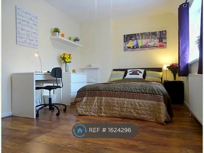 4 Bedroom Terraced House To Rent In Marchwood Close, Nottingham, NG8