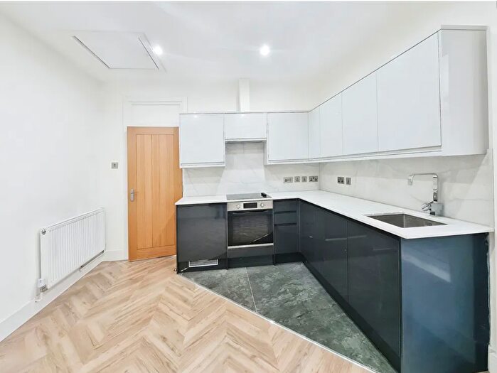 2 Bedroom Flat To Rent In Westcombe Hill, London, SE3
