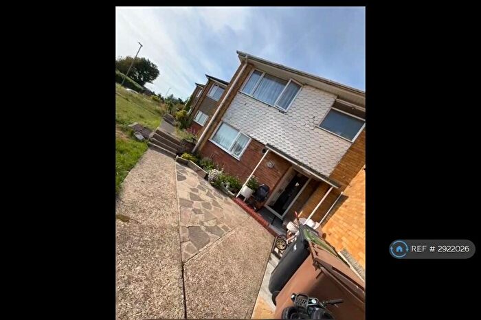 3 Bedroom Terraced House To Rent In Polzeath Close, Luton, LU2