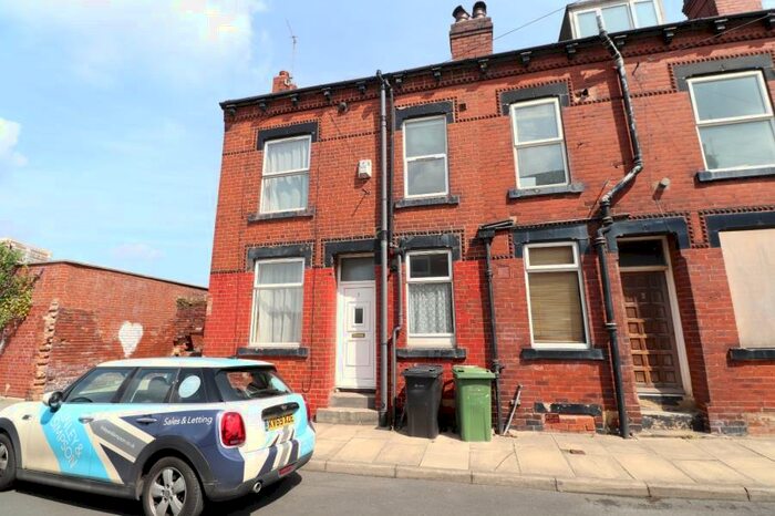 2 Bedroom Terraced House To Rent In Stanley View, LS12