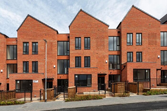 4 Bedroom House To Rent In Tannery Row, Kirkstall, Leeds, LS5