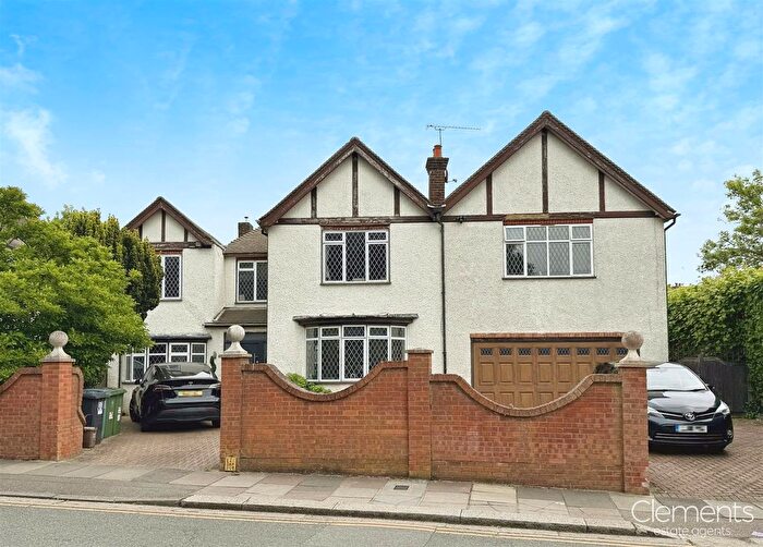 6 Bedroom Detached House To Rent In Shepherds Road, Watford, WD18