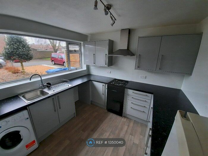 3 Bedroom Terraced House To Rent In Bramfield Close, Norwich, NR2