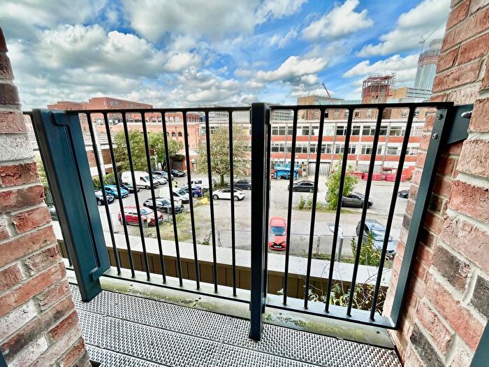 2 Bedroom Flat To Rent In Spinners Way, Manchester, M15