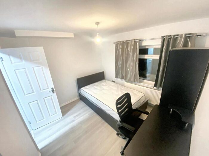 6 Bedroom House To Rent In Hogarth Walk, Bristol, BS7