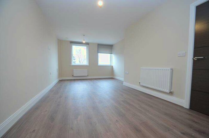 1 Bedroom Apartment To Rent In Clearview House, Pinner Road, Northwood, HA6