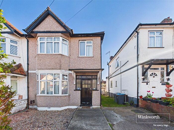 3 Bedroom Semi Detached House For Sale In Reeves Avenue, Kingsbury, London, NW9