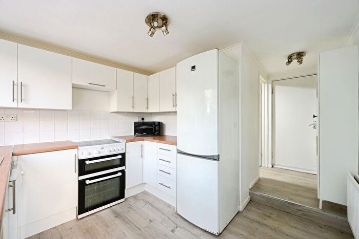 3 Bedroom Semi-detached House For Sale In Oakwood Close, Redhill, Surrey, RH1