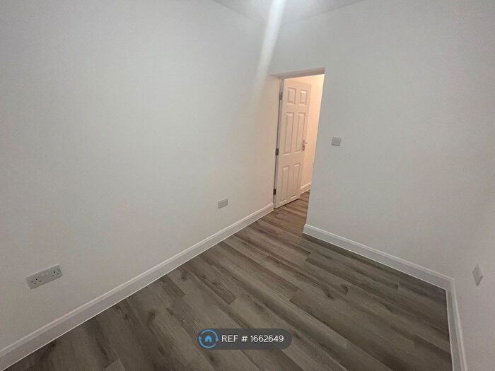 5 Bedroom Terraced House To Rent In Liverpool Road, Reading, RG1