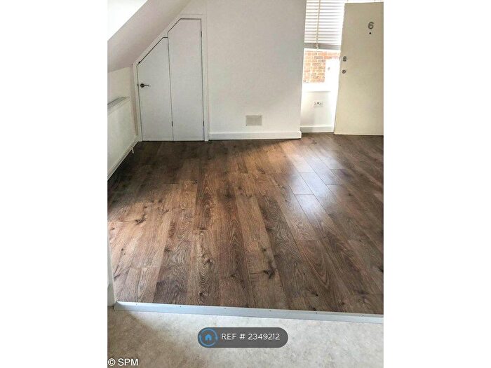 Studio To Rent In Dyke Road, Brighton, BN1