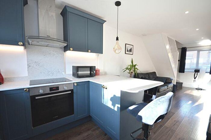 2 Bedroom End Of Terrace House To Rent In Stanley Road, Bournemouth, BH1