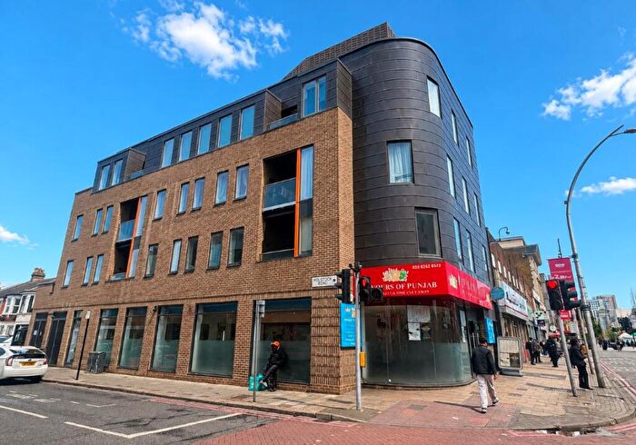 2 Bedroom Flat For Sale In Flat Regnas Heights, High Road, Ilford, Essex, IG1