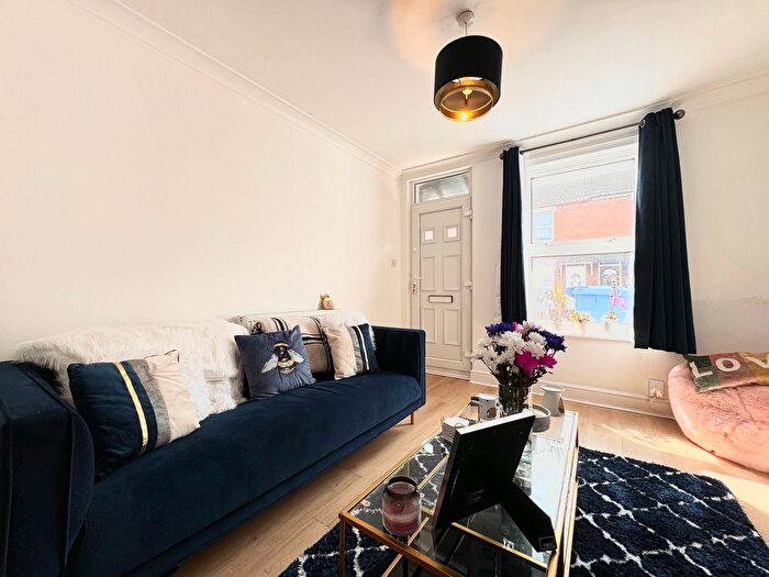 3 Bedroom Property To Rent In Bramford Lane, Ipswich, IP1