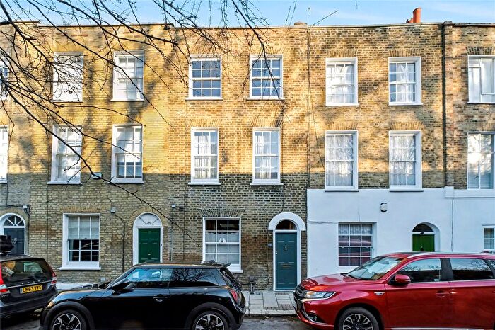 3 Bedroom Terraced House For Sale In Moon Street, London, N1
