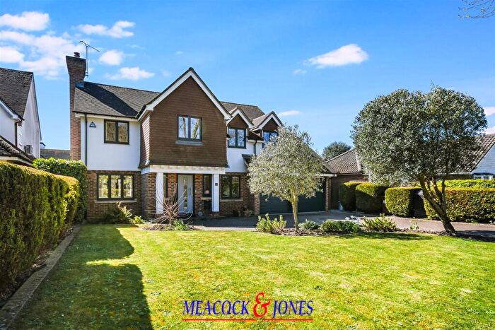 5 Bedroom Detached House For Sale In Park Avenue, Hutton, Brentwood, CM13