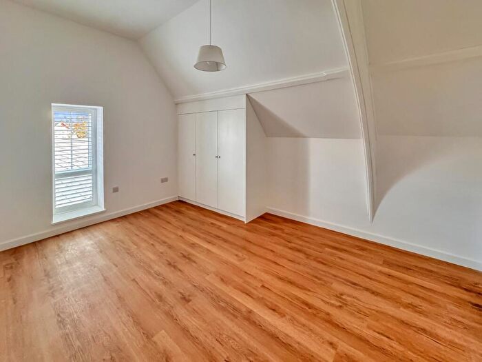 2 Bedroom Apartment To Rent In Two Bedroom Apartments Warren Avenue, Southampton, SO16