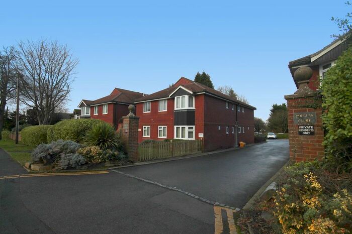 2 Bedroom Flat To Rent In Main Road, Biggin Hill, Westerham TN16