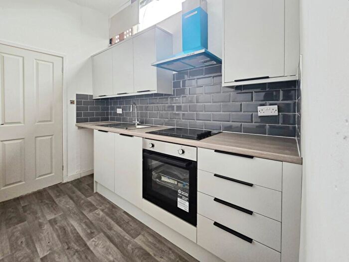 2 Bedroom Flat To Rent In Weston Square, Macclesfield, SK11