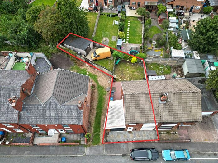 3 Bedroom Semi-Detached House For Sale In City Road, Wigan, WN5