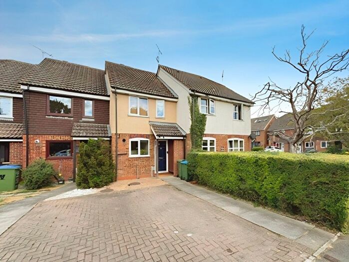 2 Bedroom Terraced House For Sale In Pearson Close, Aylesbury, Buckinghamshire, HP19