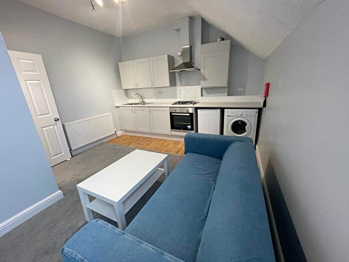 1 Bedroom Flat To Rent In Dickenson Road, Longsight, Manchester, M13